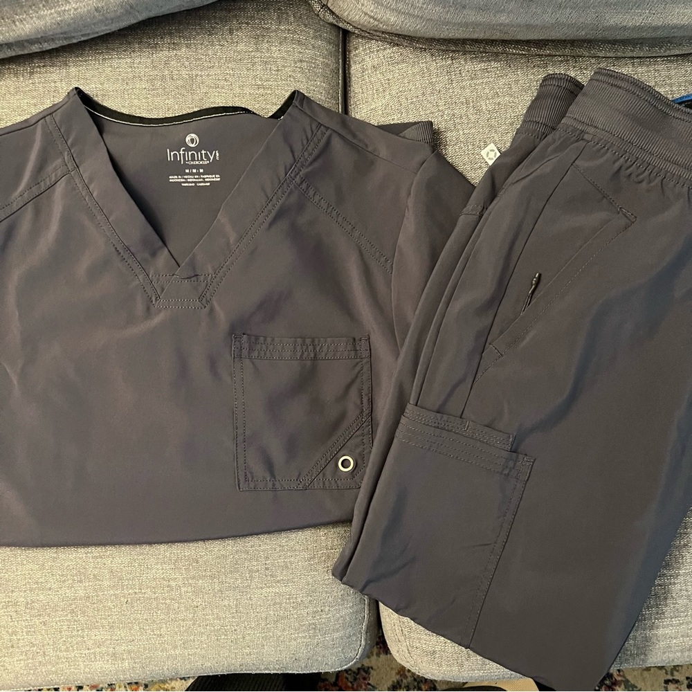 Infinity Men’s scrubs Medium